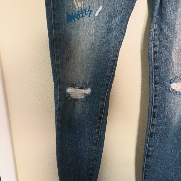 RARE Vintage Guess  Embroidered Graffiti Jeans, Y2K, Grunge,  28/26, Destroyed!! - Picture 5 of 13